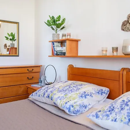 Apartment Front Wojtek *