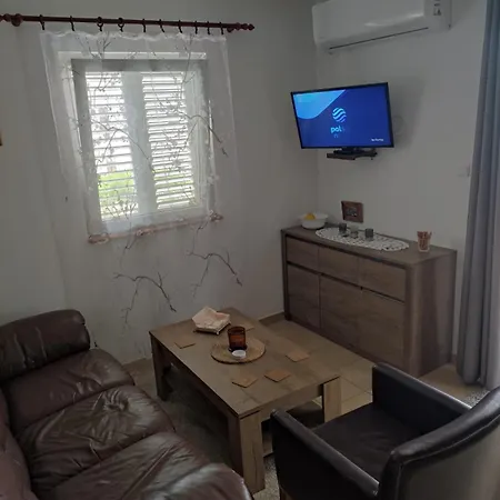 Front Wojtek Apartamento Mirce